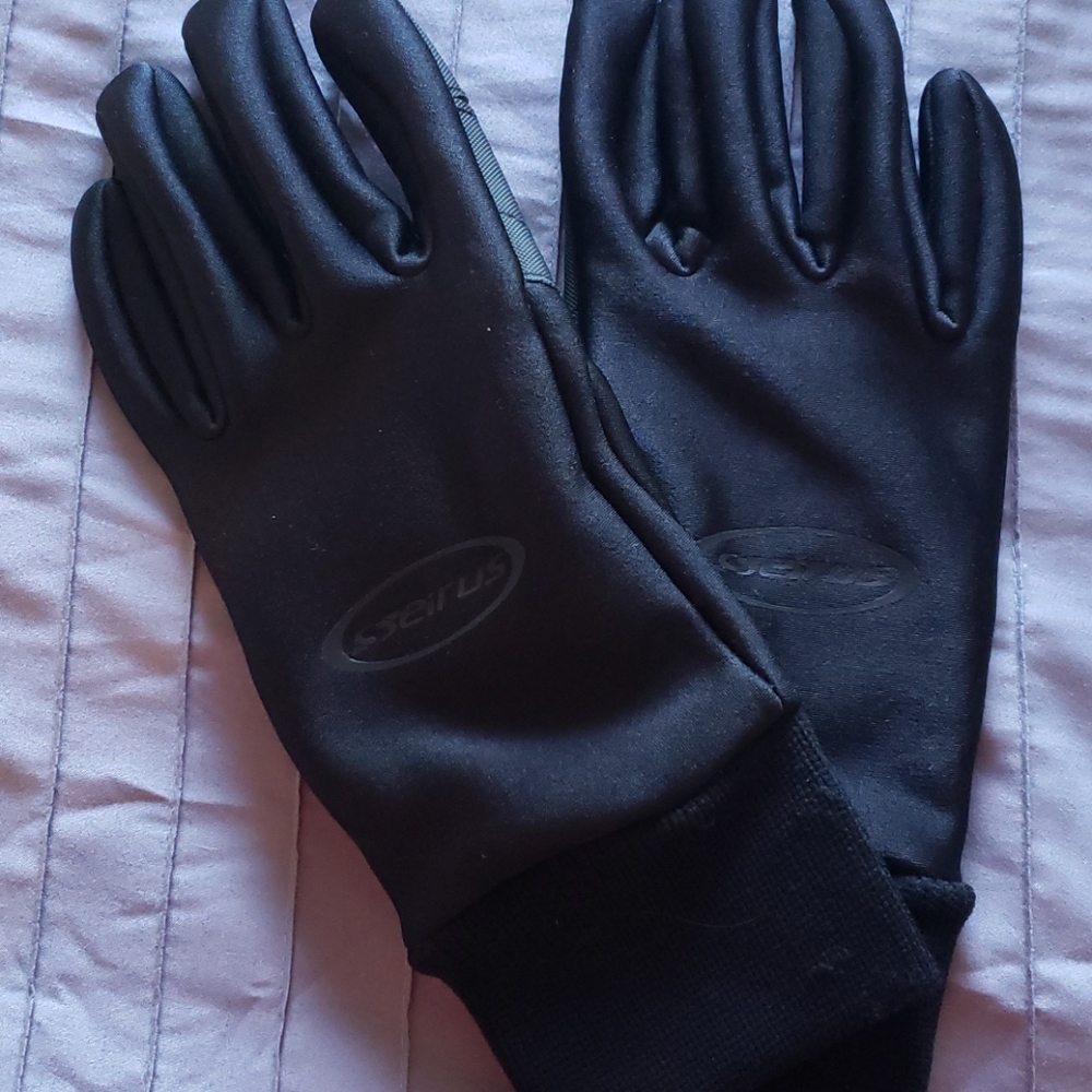 Gloves. Seirus brand. Windproof weatherproof.